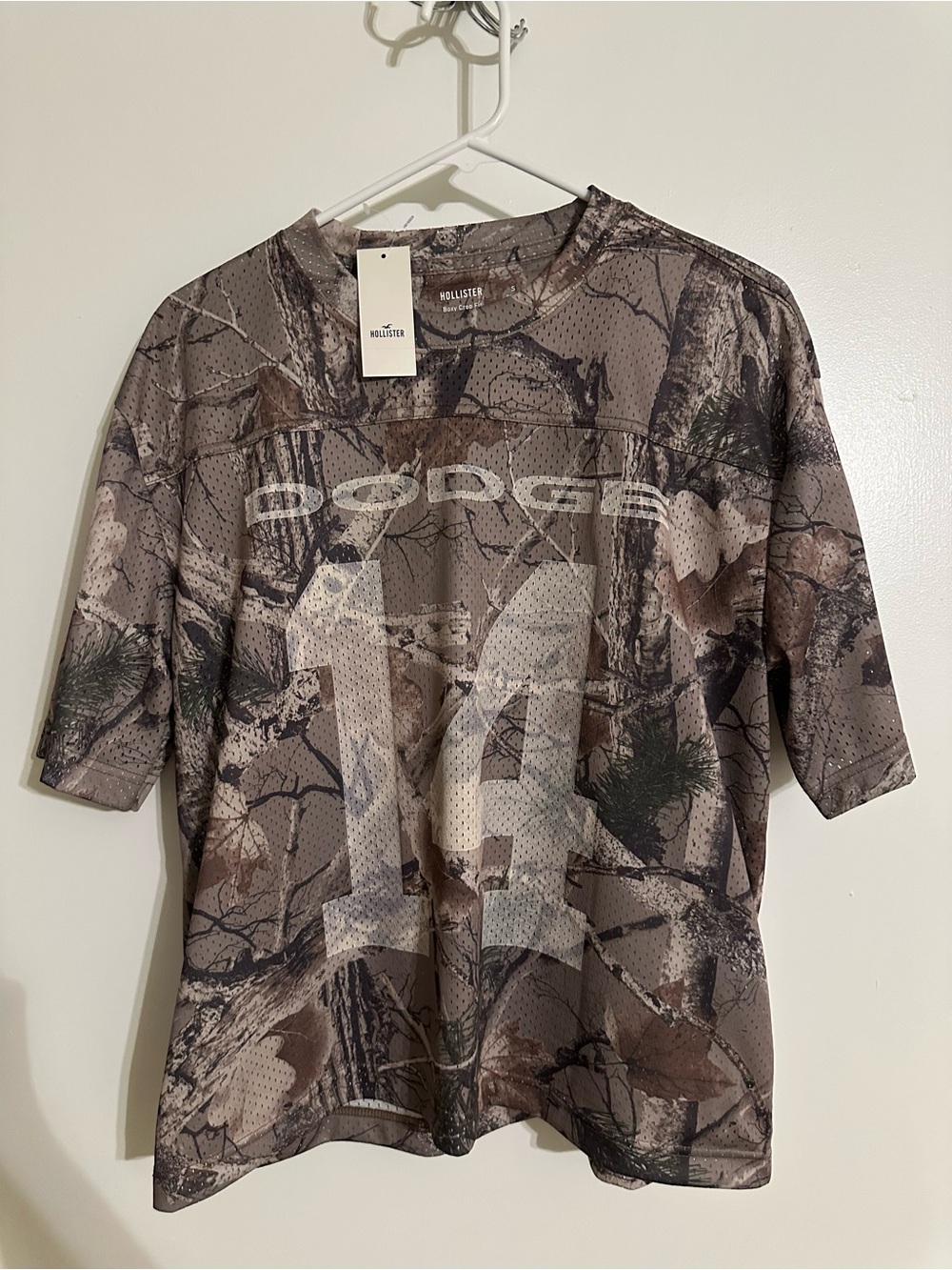 Hollister Men's Camouflage Print Short-Sleeve Jersey - Brown/Gray